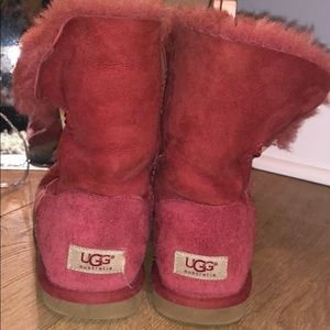 red uggs!